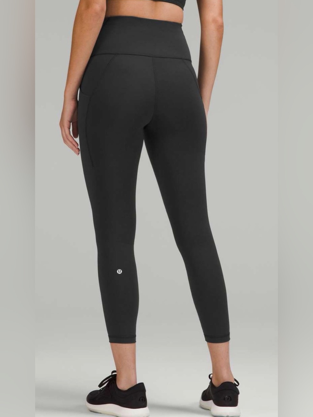 Lululemon Wunder Train w side pockets size 6